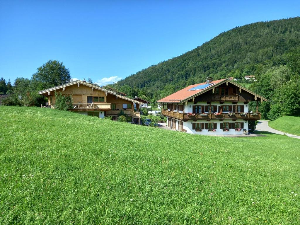 Ferienwohnungen Reiter inkl. Chiemgaukarte - 1