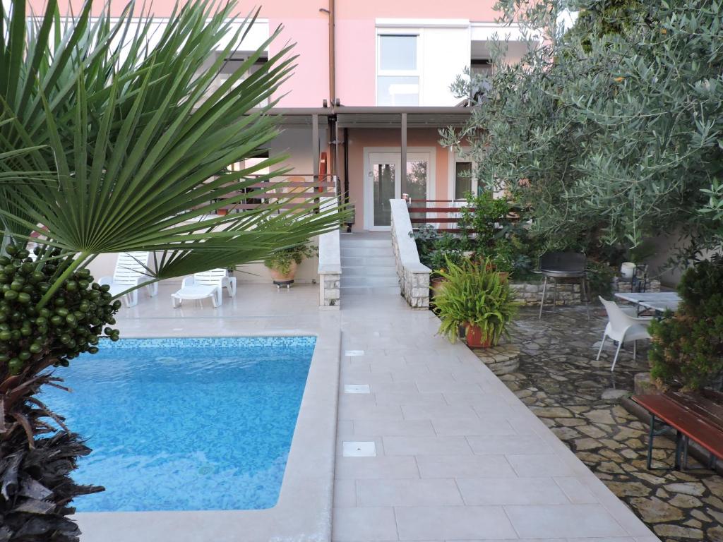 Pansion Berat, Vodnjan