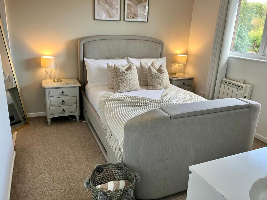 Central & Cosy, Home from Home with Large Garden & Free Parking, Bournemouth photo 2