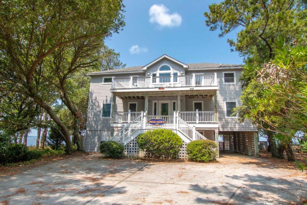 Soundfront, Sound views, Private Pool, Hot Tub! 509, Friday Harbor, Corolla