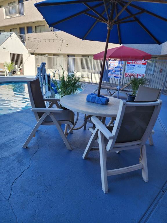 スイミングプール