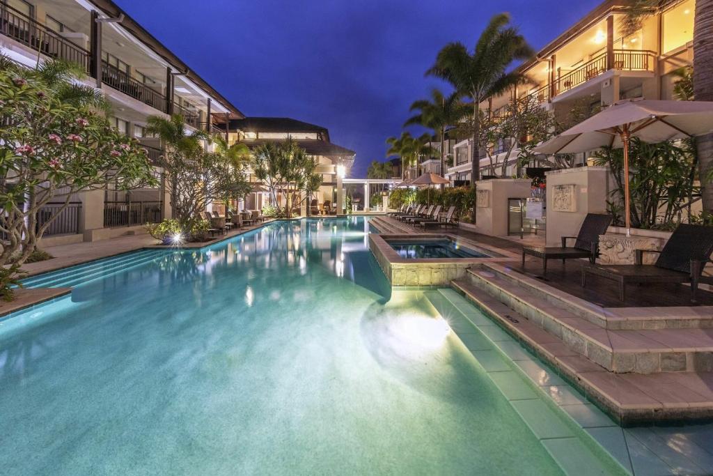 238 Santai - 2nd Floor King Studio Apartment by uHoliday, Casuarina