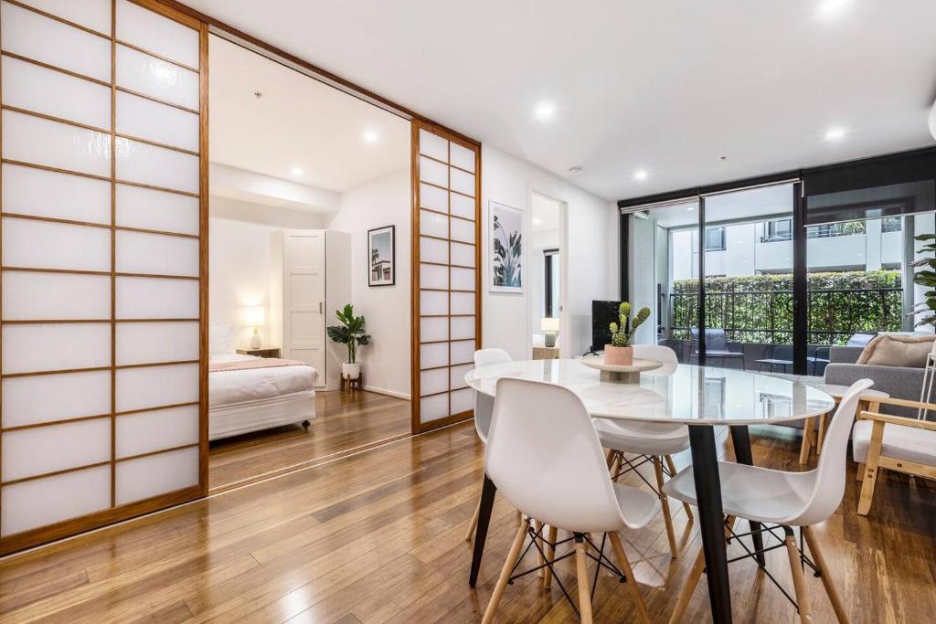 Nottville Poolside - Coastal Cosmopolitan off Bay St, Melbourne