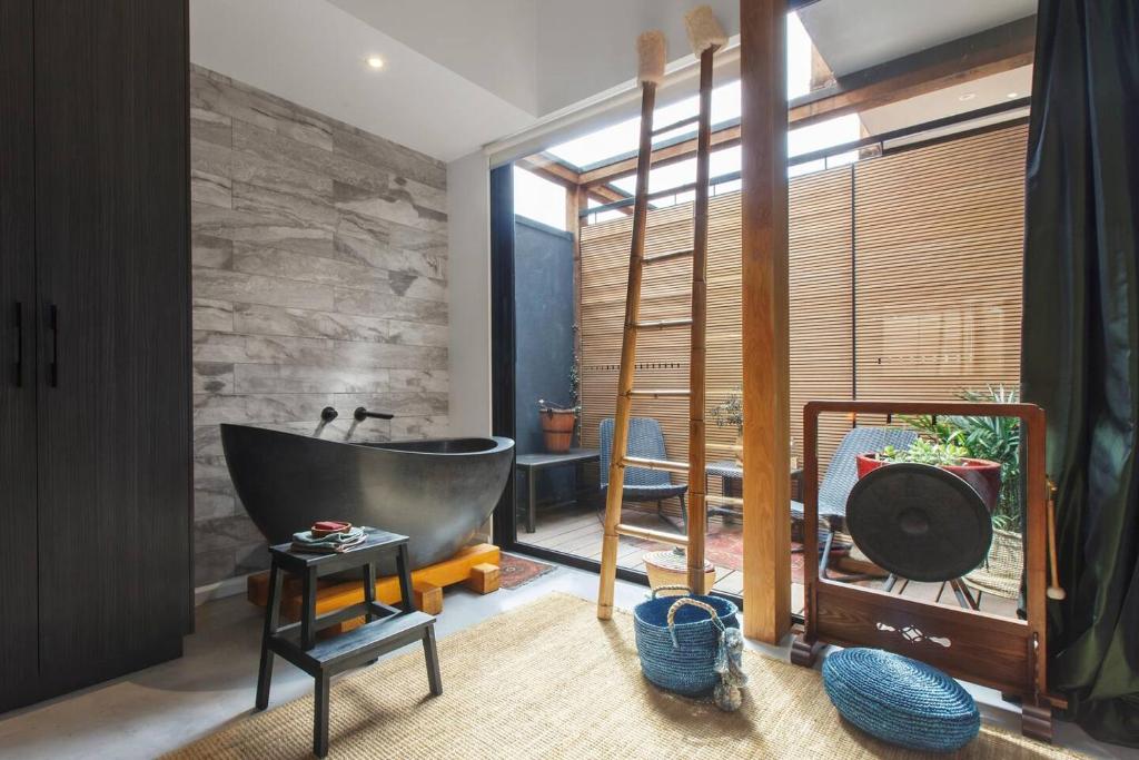 Zen State of Mind - Calming Richmond Retreat, Melbourne