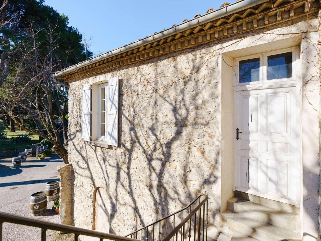 Appartement Spacieux dans Domaine Viticole à 2 km de Narbonne-Plage, 3 Chambres, Accès WiFi Inclus - FR-1-409-180 - 2