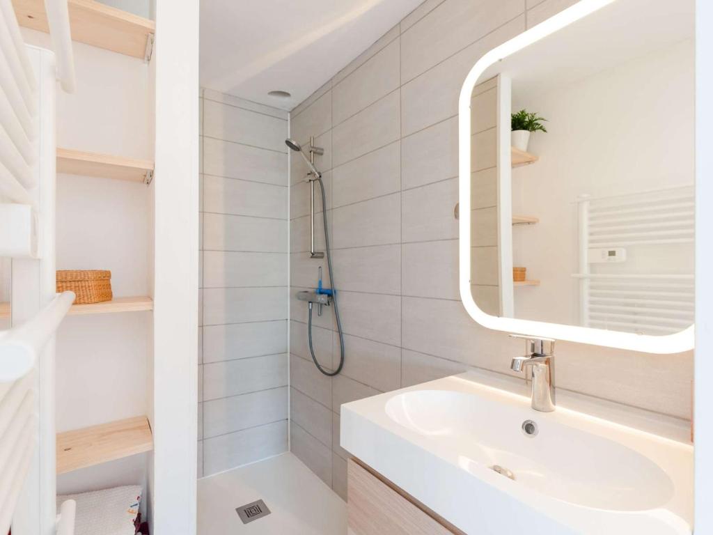 Pavillon climatisé, rénové, piscine, proche plage, parking privé, animaux acceptés - Gruissan - FR-1-409-218 - 5