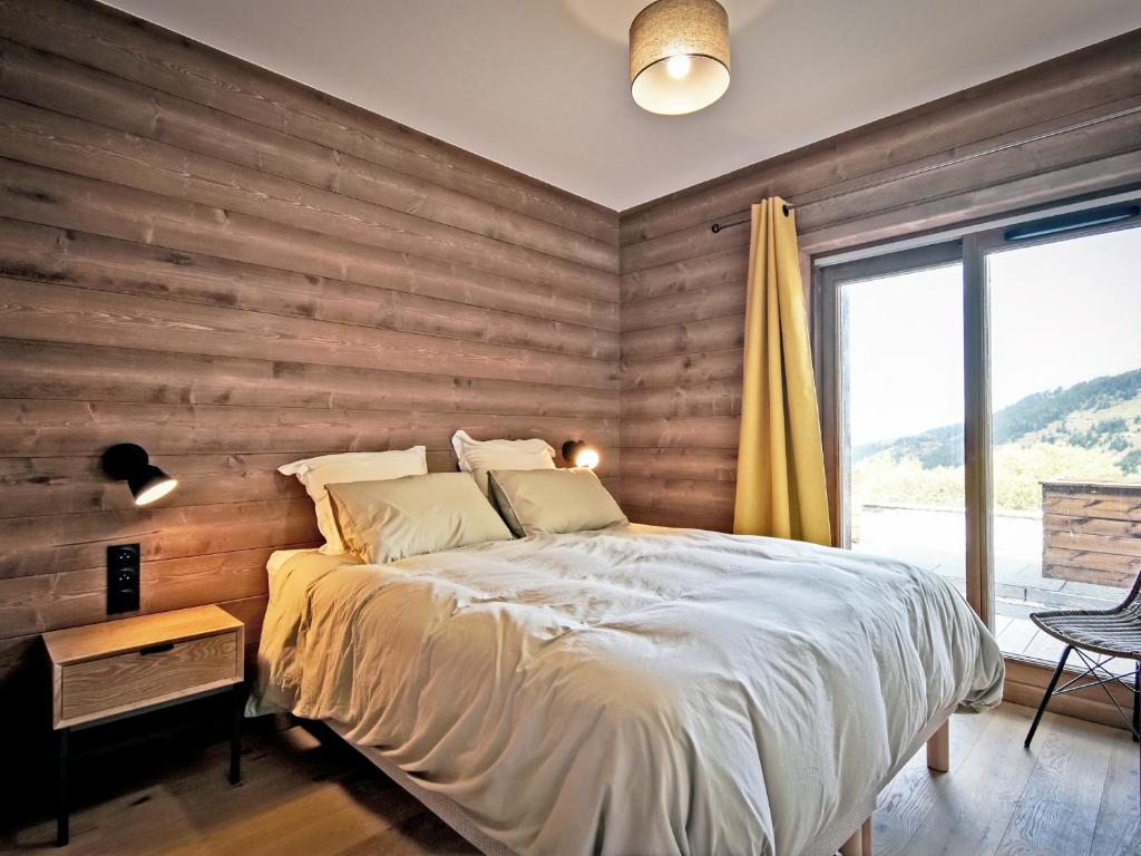 Spacieux appartement avec terrasse à 2 min des pistes, parking couvert et conciergerie - FR-1-613-98 - 2