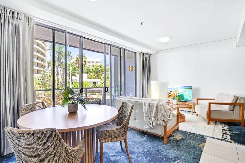 219 Harbour Lights with Ocean Views, Cairns