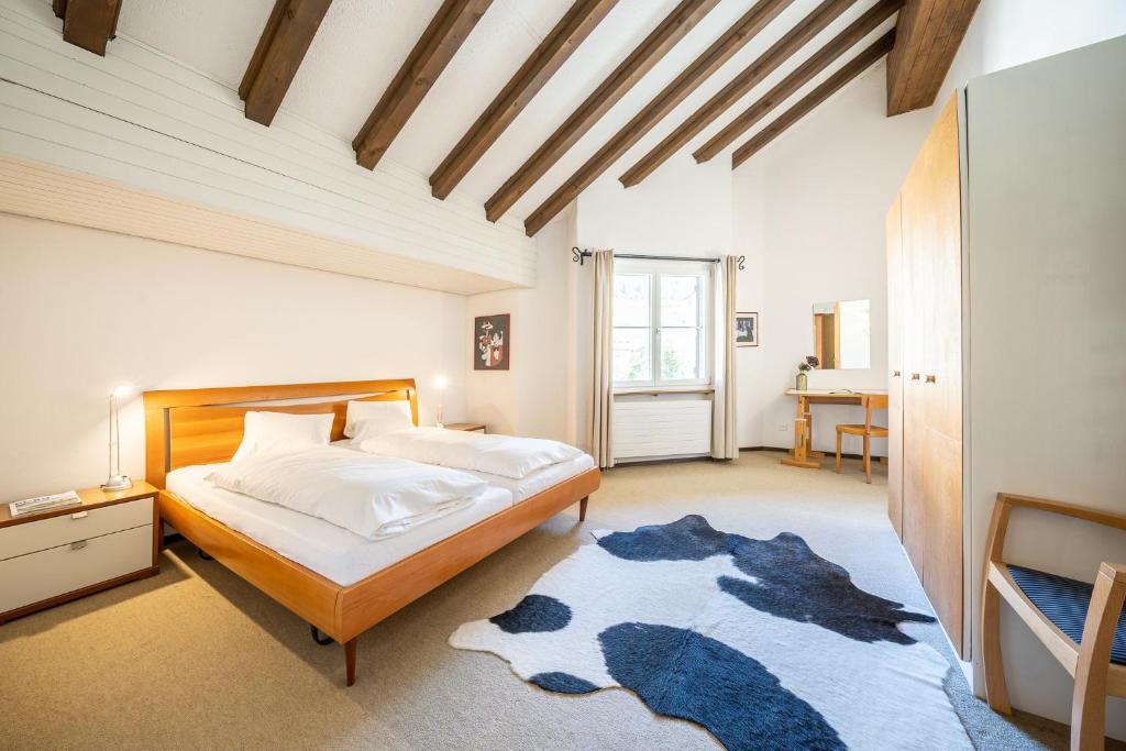 3403 Heimelige Wohnung mit viel Dachschraege - 3