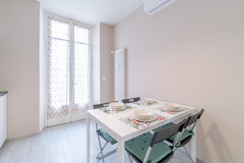 GuestHost - Crocetta District! Bright & Roomy Apartment - 5