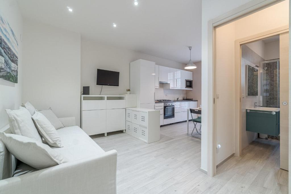 GuestHost - Crocetta District! Bright & Roomy Apartment - 3