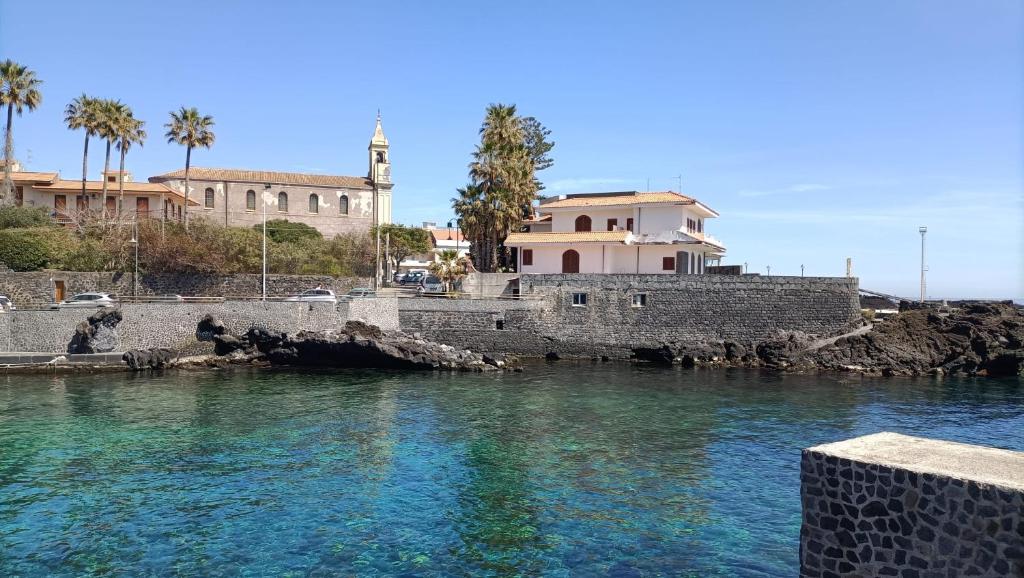 LA CASA SUL PORTICCIOLO - STAZZO - 4