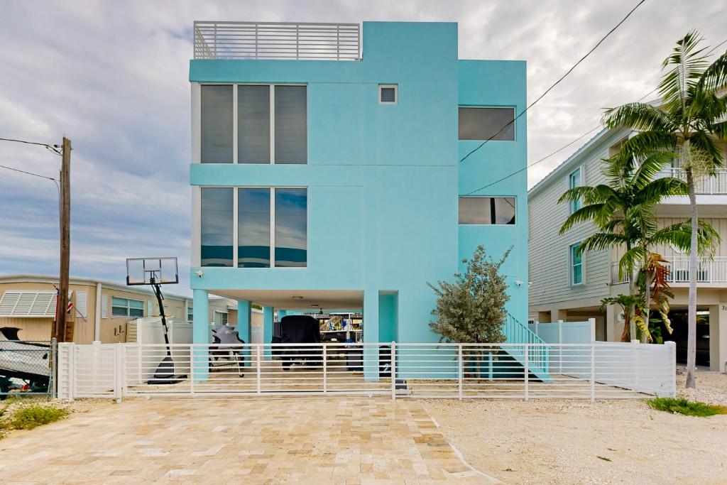 Afternoon Delight, Key Largo