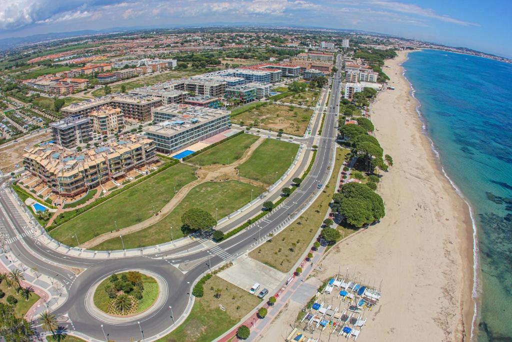 LITORAL COSTA DORADA - MARINA BAJO Only families - 4