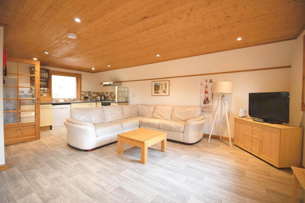 Lazy Bear Lodge with Hot Tub - Finlake Resort and Spa in Devon, Chudleigh