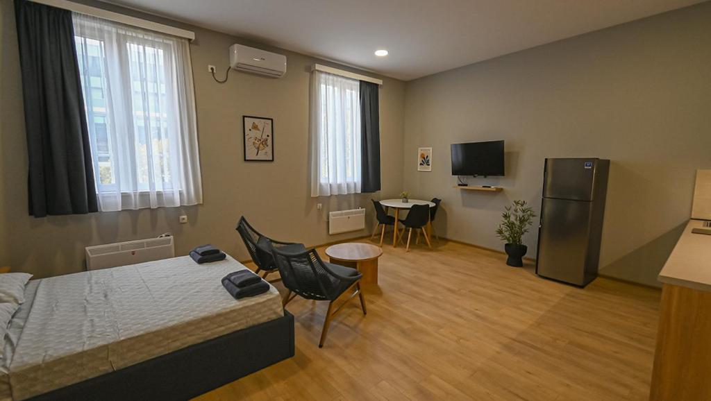 Big studio apt.on Liberty Square, Tbilisi