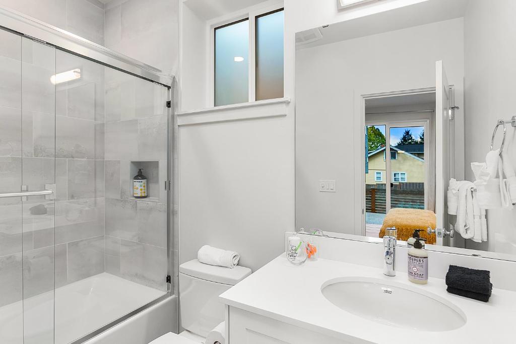 Skywalker Rebel Base, Seattle