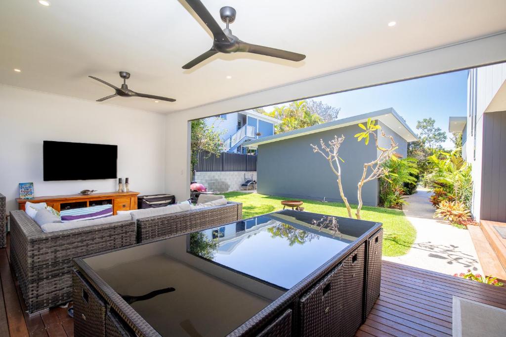 Time n Tide - Straddie Beach House, Point Lookout