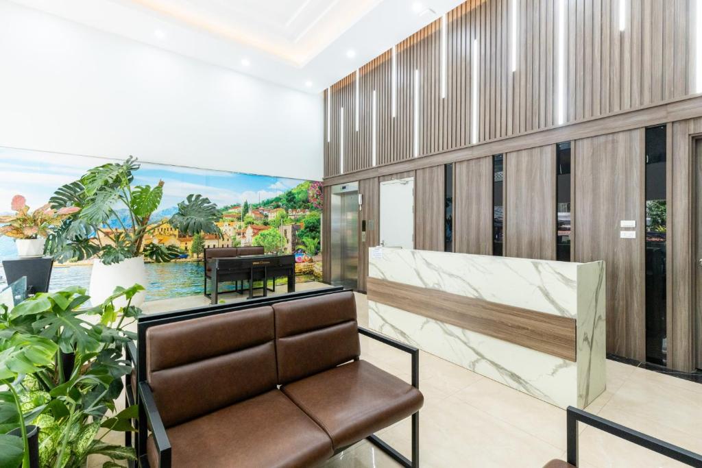 Westlake Emerald Suites