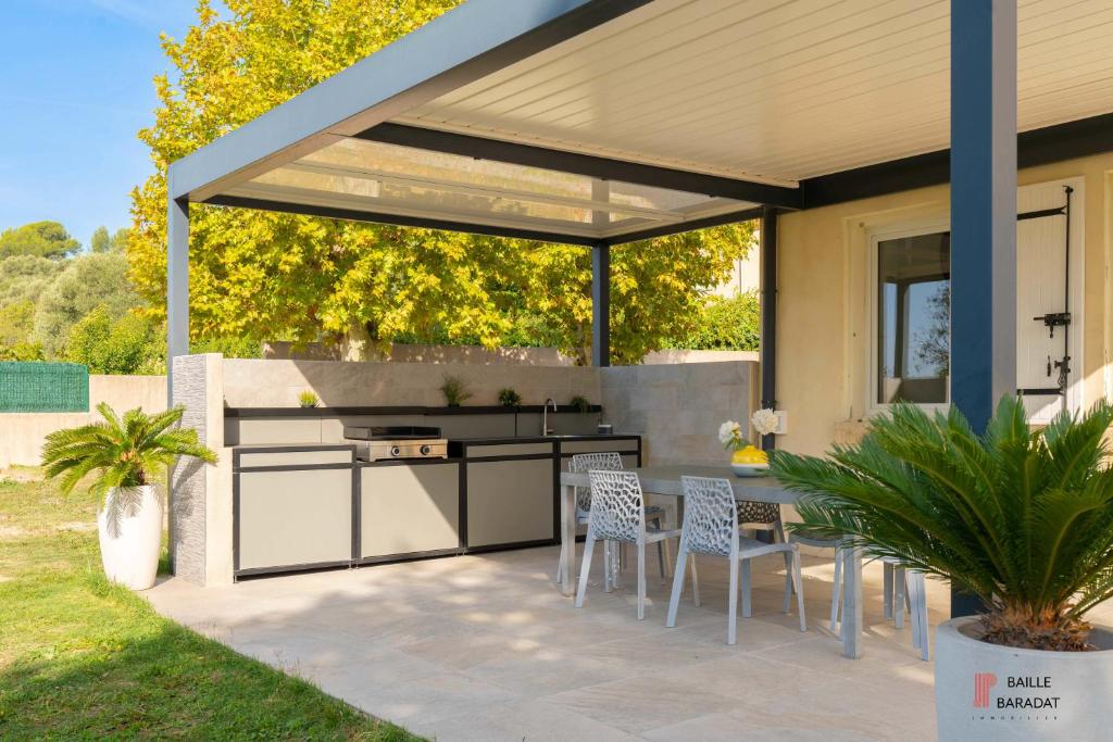 Villa QUEEN Marseille avec jardin, piscine et spa chauffé interieur - 15 couchages - 4