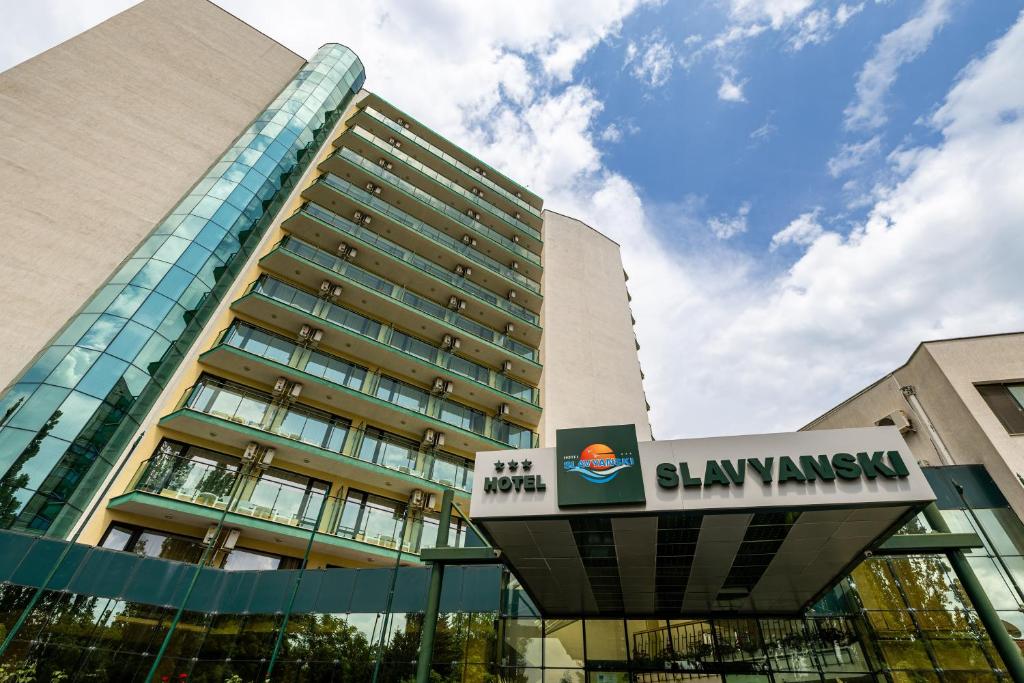Hotel Slavyanski — Hotel building in Sunny Beach, Burgas Region