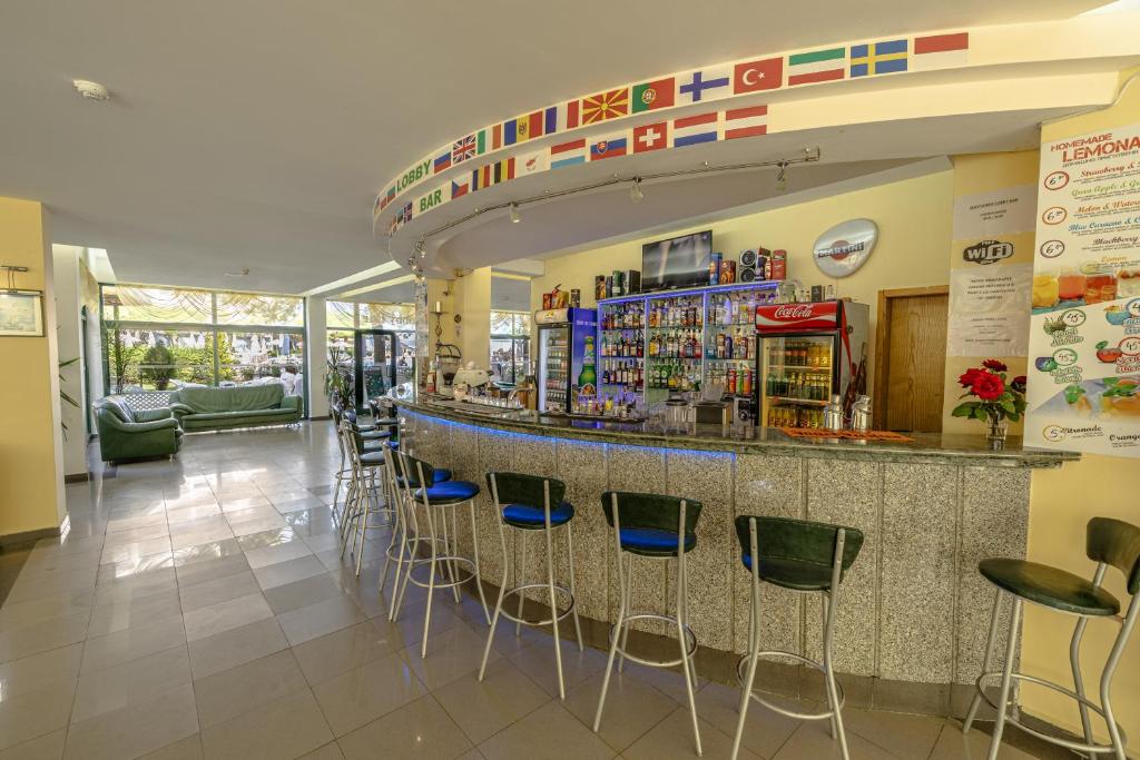 Hotel Slavyanski — Restaurant & bars in Sunny Beach, Burgas Region
