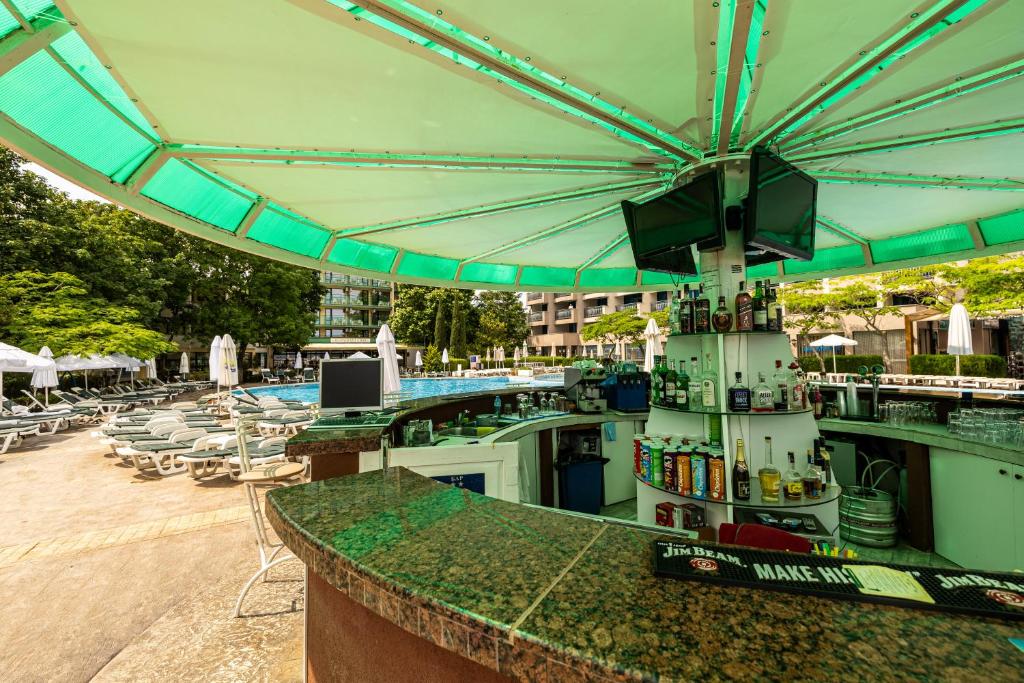 Hotel Slavyanski — Restaurant & bars in Sunny Beach, Burgas Region