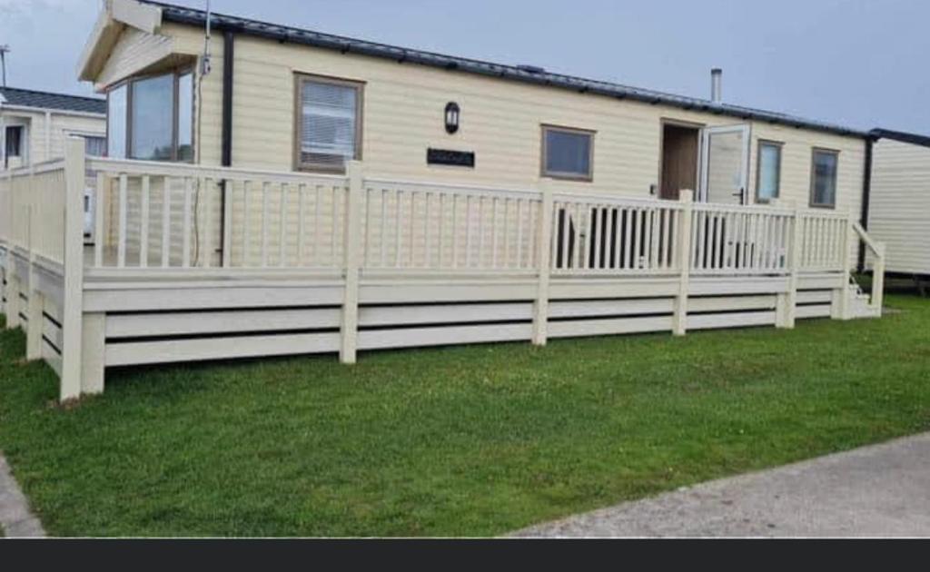 Lyon's Caravan, Silver Birch Way, Rhyl photo 8