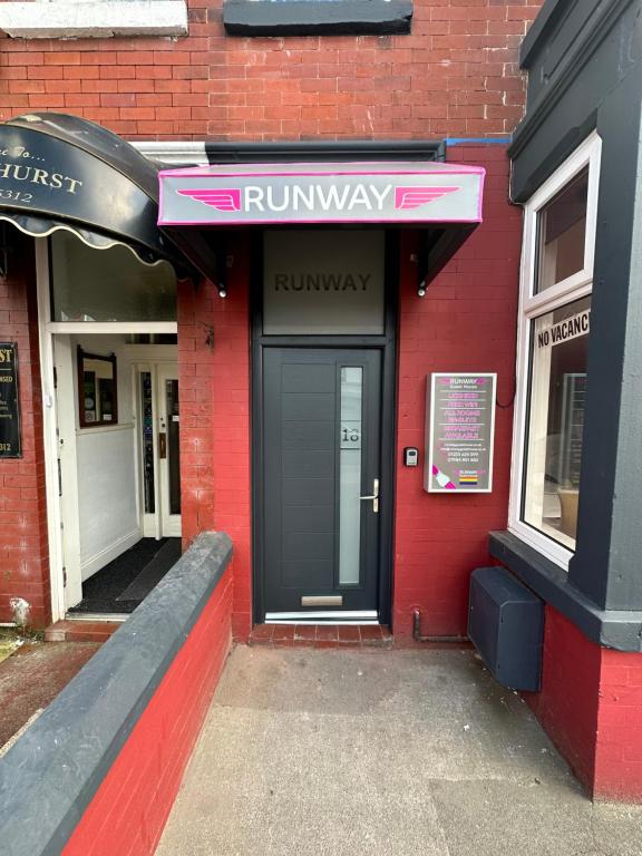 B&B Runway Blackpool - Minutes From Winter Gardens - Dog Friendly - Exceptionally Quiet - Very Close H&A Social Club, Blackpool