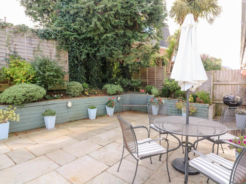 1 Camperdown Lodge, Salcombe photo 4