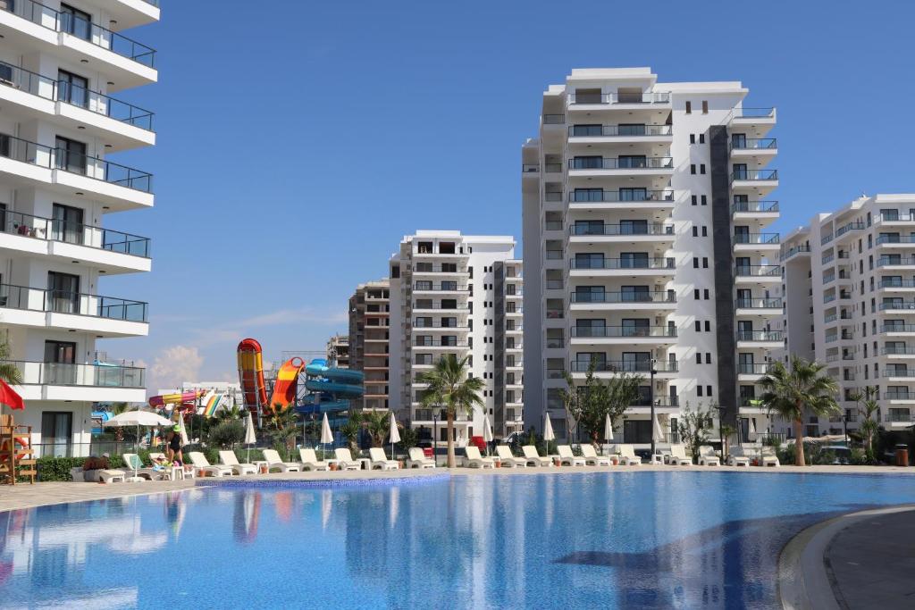 Caesar Blue Large Studio with Sea View and Aquapark, Boğaz