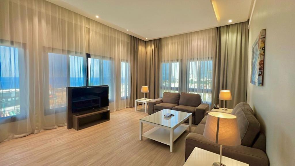 Loren Suites Corniche