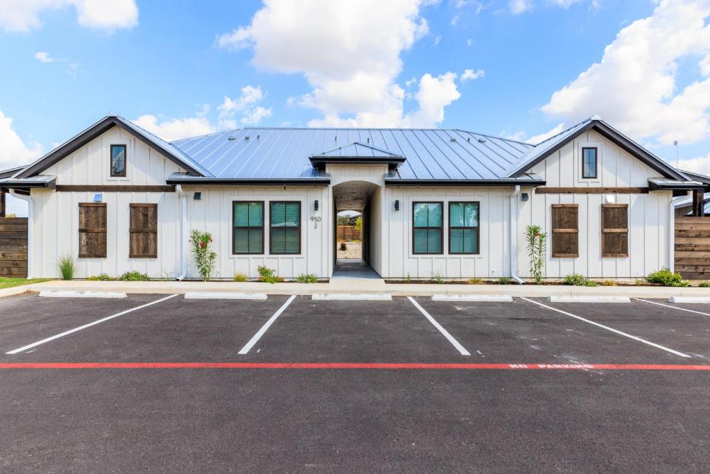 Longhorn Haus, Fredericksburg