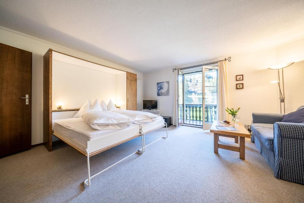 9303 Gemuetliches, zweckmaessig eingerichtetes Studio mit Balkon und Golfplatzblick - 3