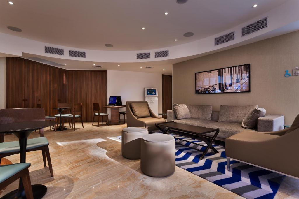 フロント・ロビー