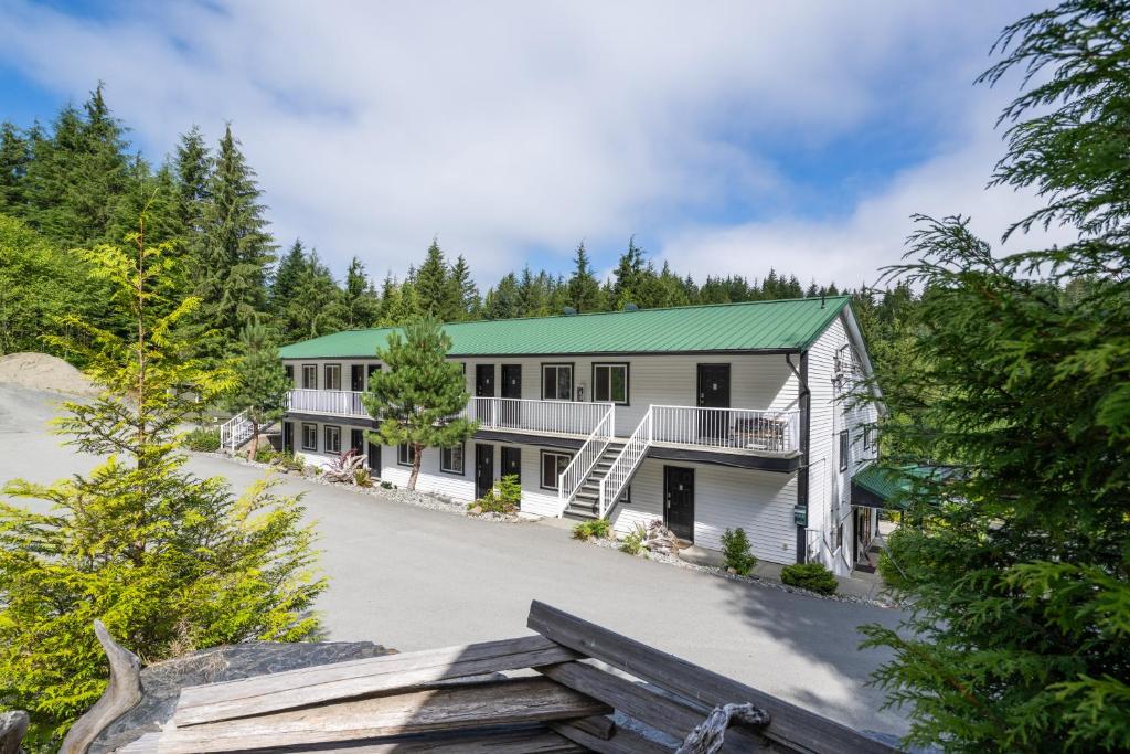 West Coast Trail Lodge, Port Renfrew (BC) | 2025 Updated Prices, Deals