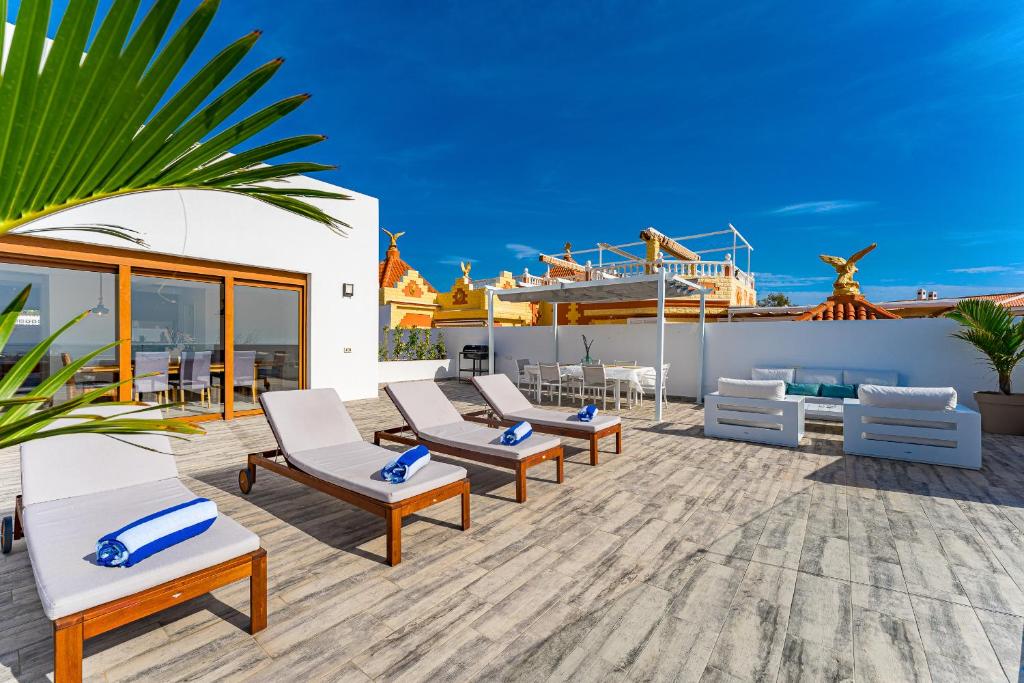 Fabulous contemporary 5 bedroom villa with private heated pool, sleeps max 13 - 5