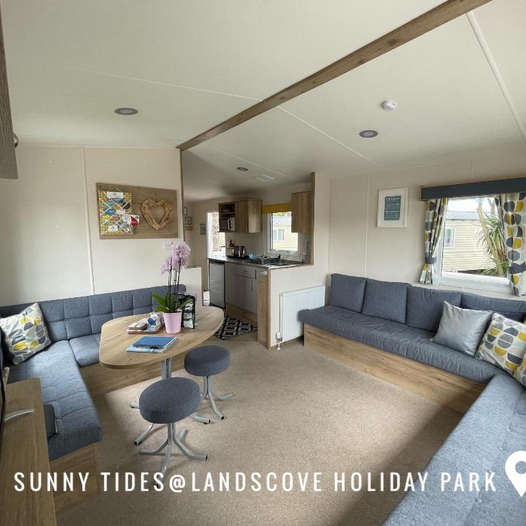 B3 Sunny Tides - dog-friendly caravan let near Brixham coast path