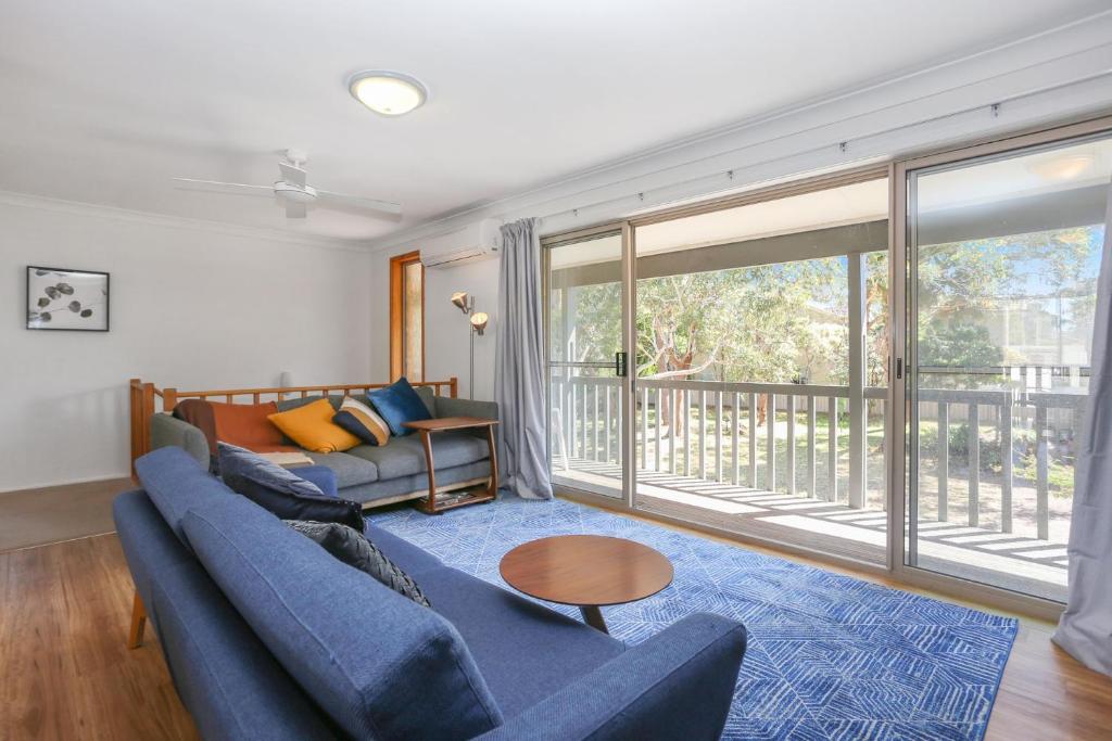 Moola Palms, Hawks Nest