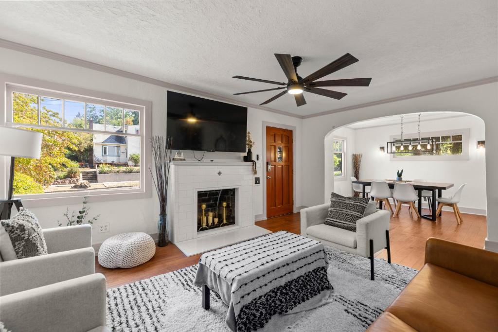 Beautiful, Historic Home Near Downtown