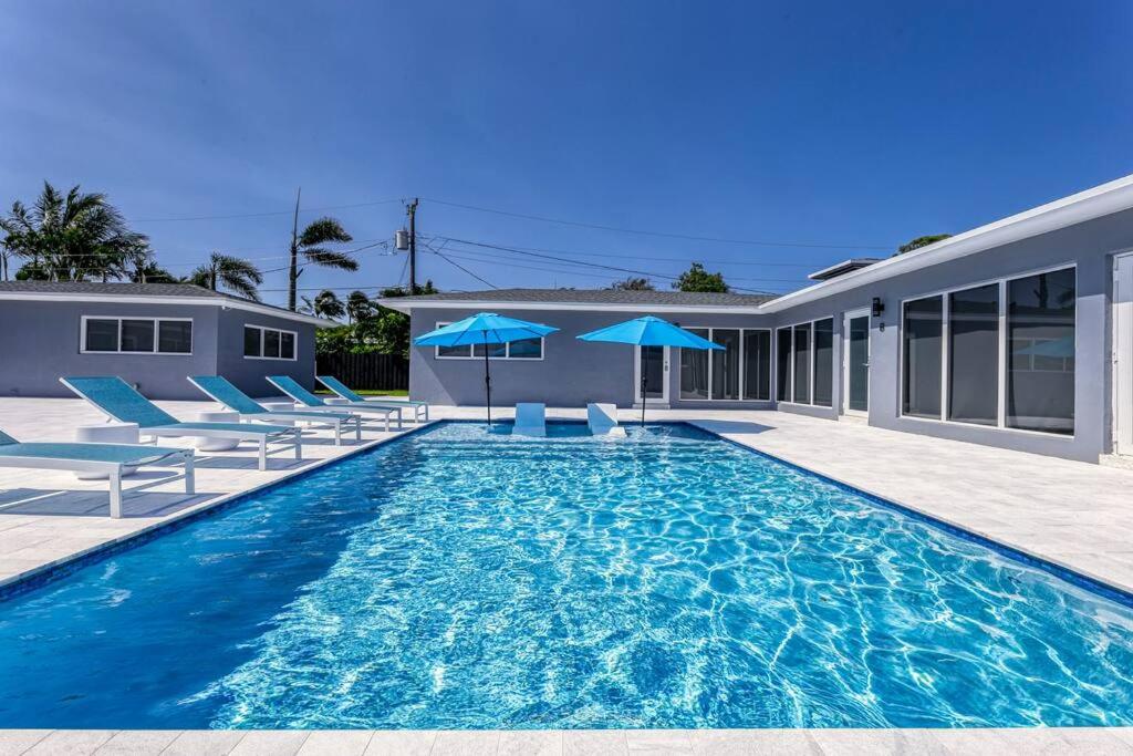 Sunshine Manors 2017-3, Fort Lauderdale