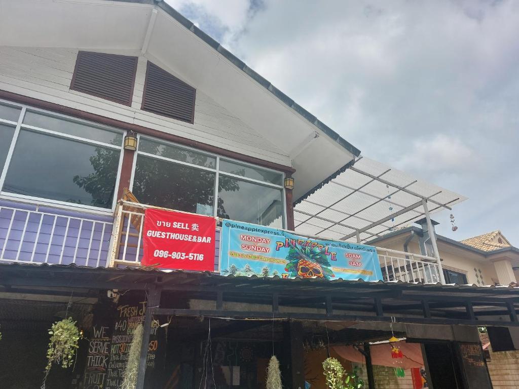 Pineapple Express Hostel, Čiang Mai