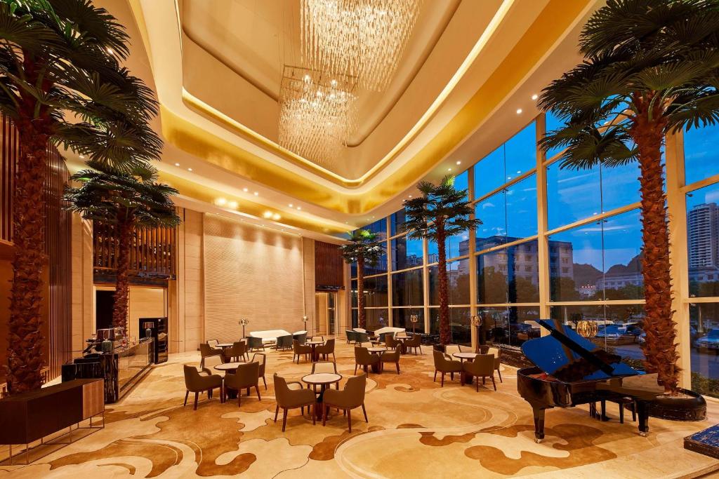 1. 포 포인츠 바이..