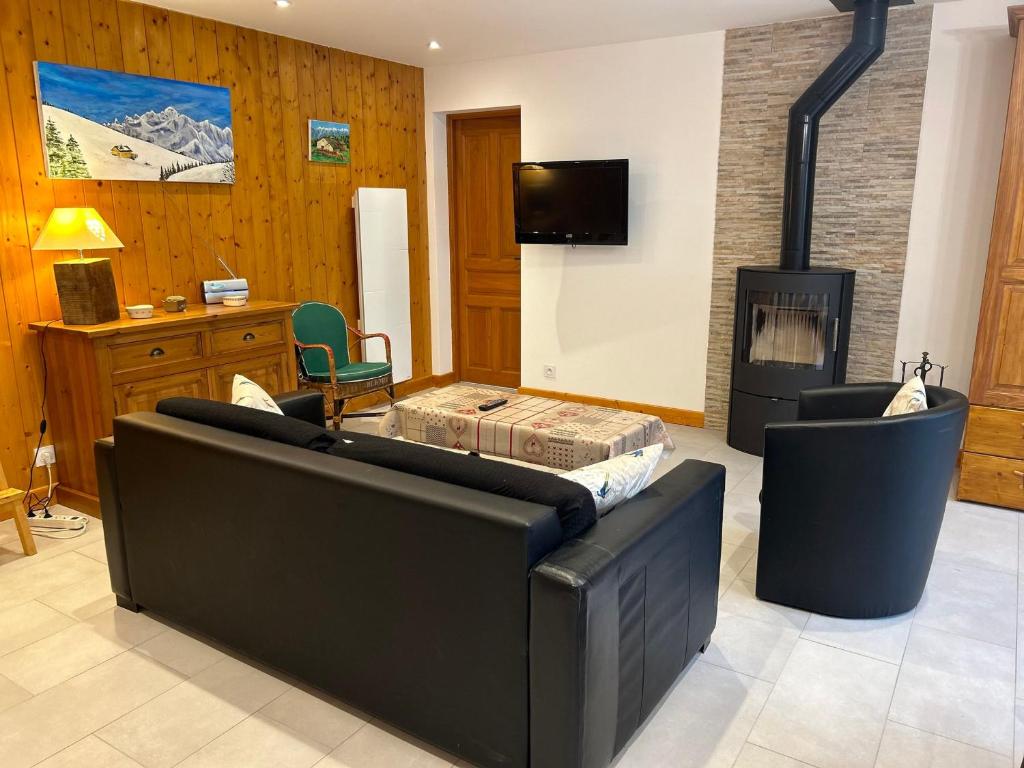 Appartement Spacieux - Terrasse, Jardin et Cheminée - À 5 Min du Centre des Gets - FR-1-623-100 - 4