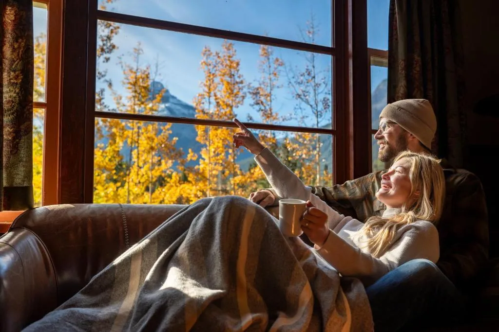 Johnston Canyon Lodge & Bungalows, hotel in Castle Junction