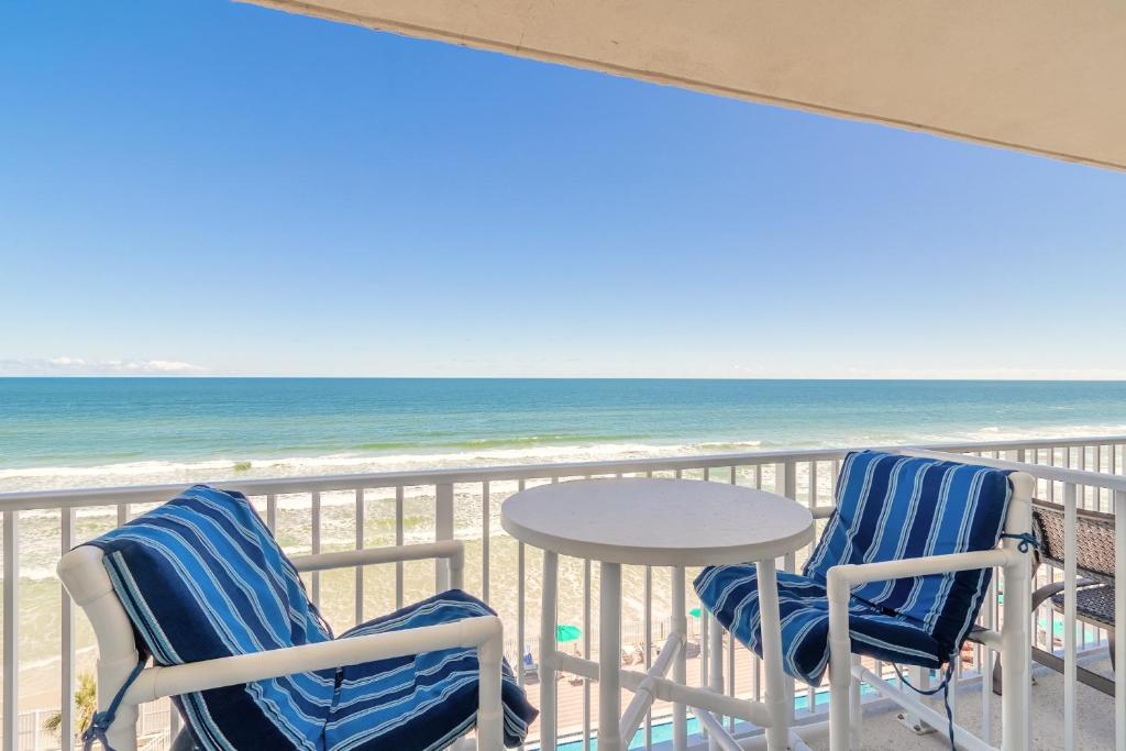 HBR Direct Oceanfront Condo, Daytona Beach, sleeps 4, Daytona Beach
