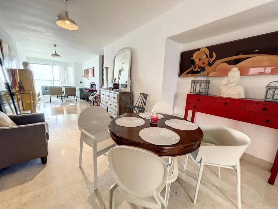 YOO luxury tower front sea view apartment, Panamá