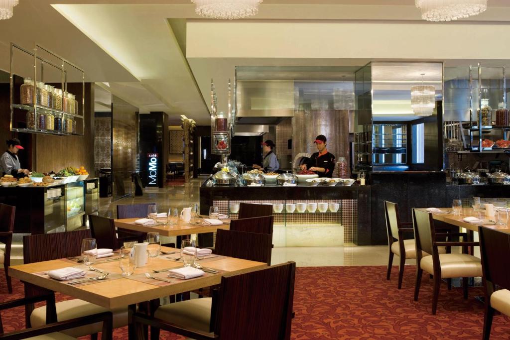 Courtyard by Marriott Shanghai Xujiahui - Dining image