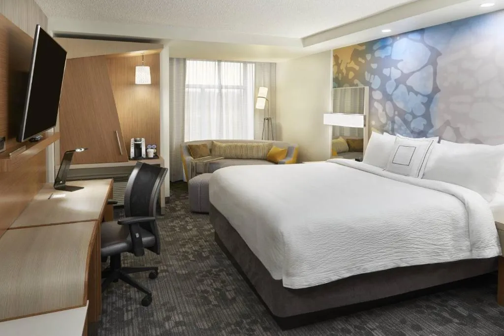 Courtyard by Marriott Oshawa, hotel in Oshawa