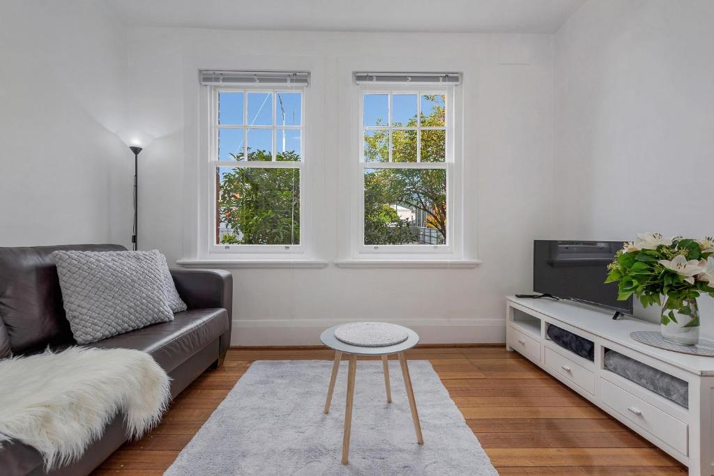 Best on Letitia Central spacious stylish sleeps 6, Hobart